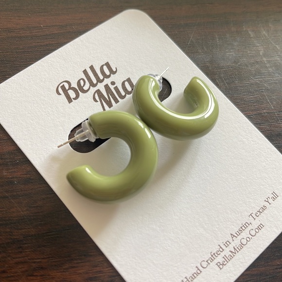 Olive green Bella Mia Co Huggies - Picture 2 of 2